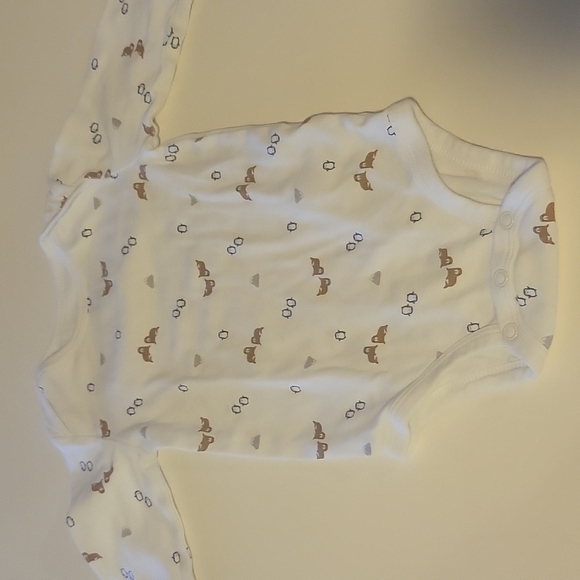 2 pc set Carter's Long Sleeve Bodysuit and Pants 6-9 months White and Gray - Picture 2 of 5